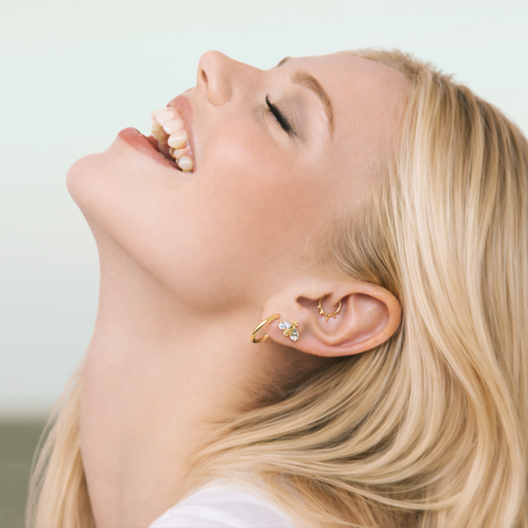 Bee - Stud Doré Totem